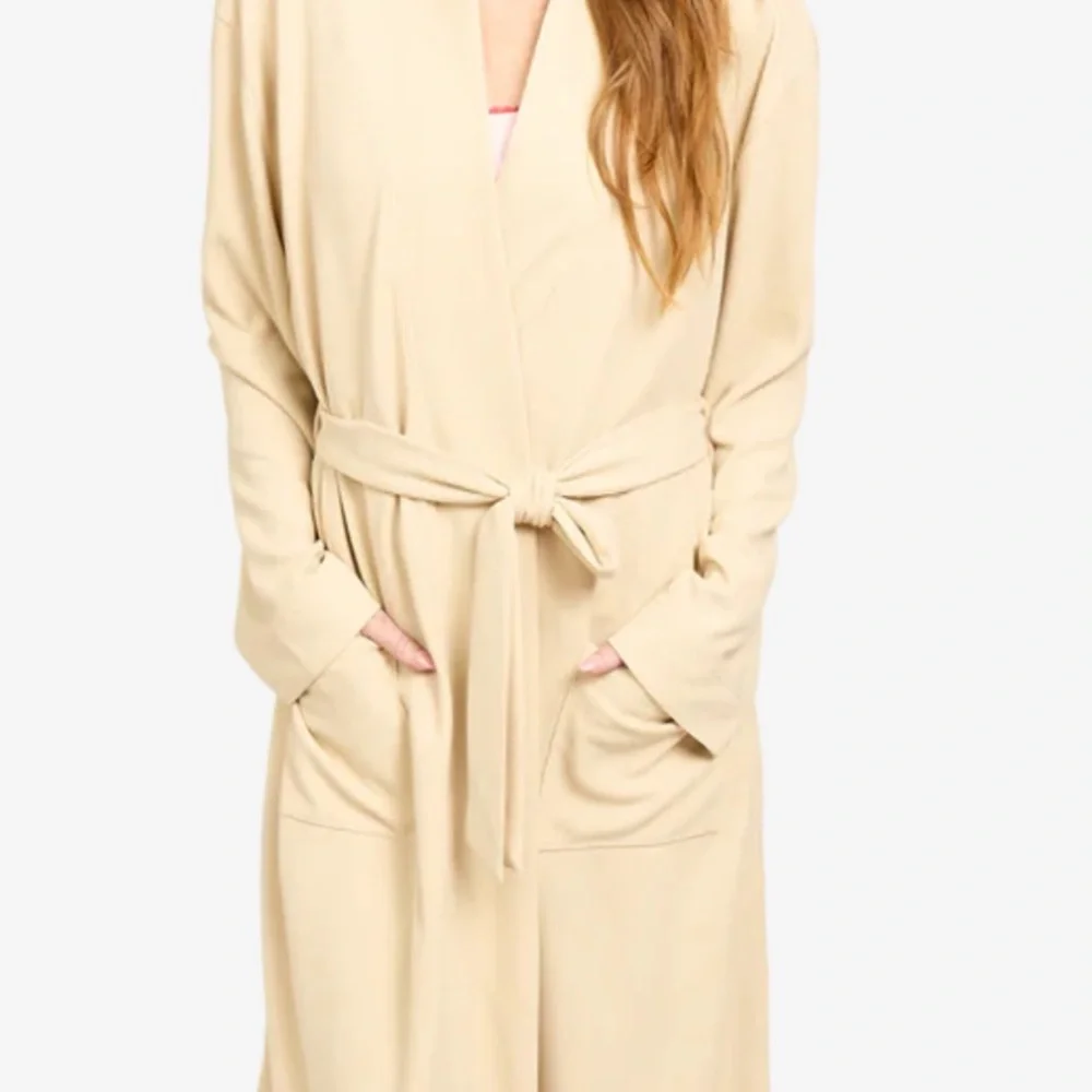 Women's Cream Robe - Picture 6 of 6